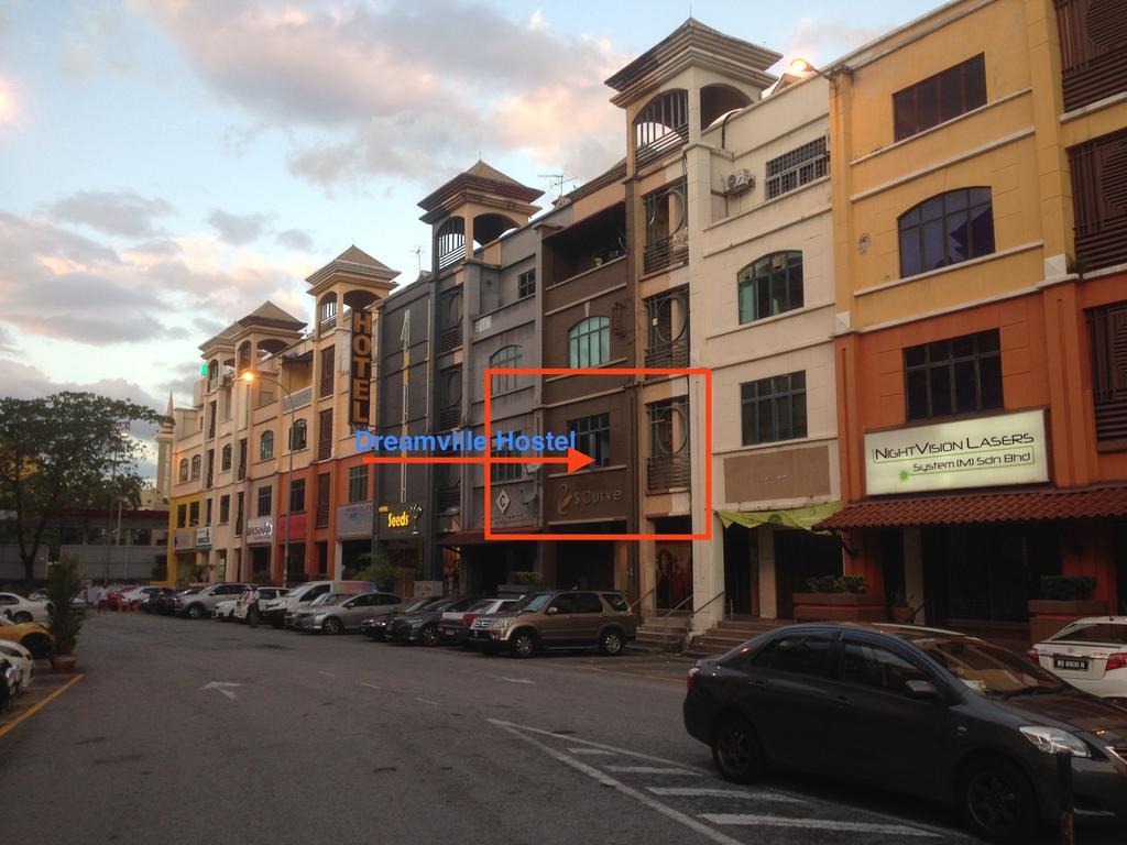Dreamville Hostel Ampang  Bagian luar foto